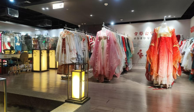 汉服馆驻店造型师的日常工作与接单技巧-第2张图片-西安古风妆造指南