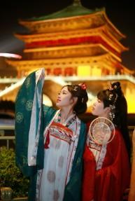西安钟楼街汉服妆造情侣攻略，3个搭配+避坑