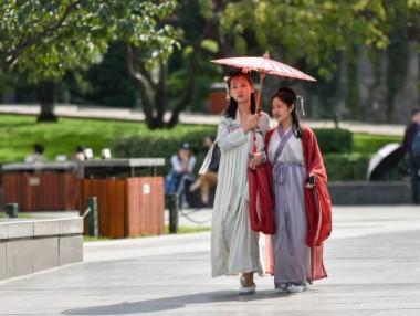 西安国庆中性风汉服妆造怎么玩?这份攻略帮你安排 西安国庆中性风汉服妆造怎么玩?这份攻略帮你安排