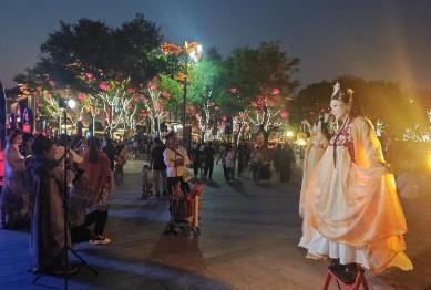 西安女摄跟拍汉服妆造怎么选？这份攻略帮你避坑